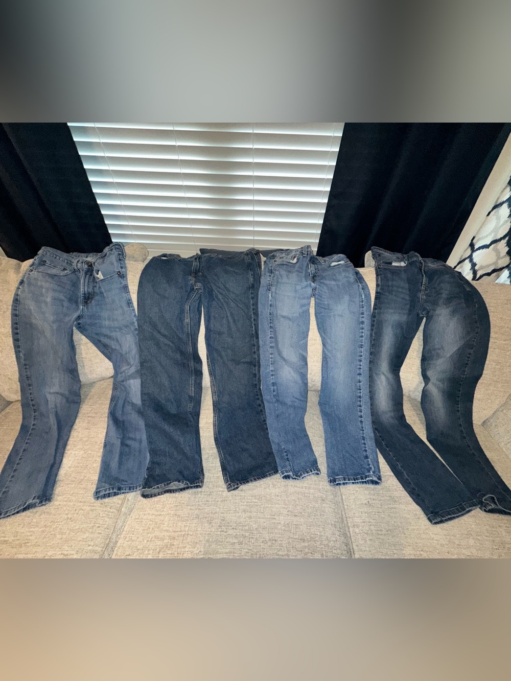 4 Men's Jeans in Various Blue Washes